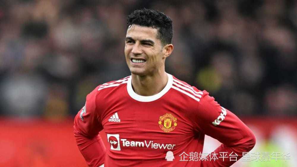 穿扒开跪着让客人打屁股
